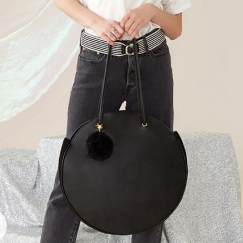 ban.do Ringleader Tote - Picture 1 of 6
